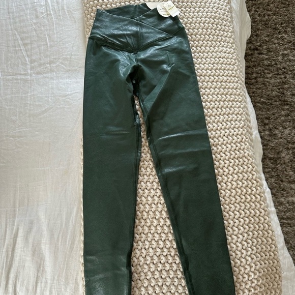 Aerie Green Legging - Picture 1 of 4